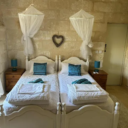 Проживание в семье House Of Character - With A Pool View *